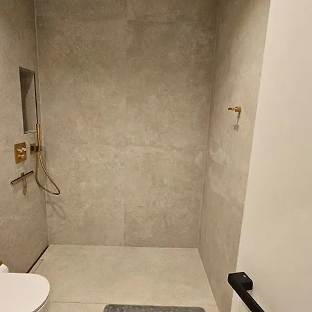 Ug Neubau - Pool, Gym, Sauna, Zweites Bad Extra Buchbar *